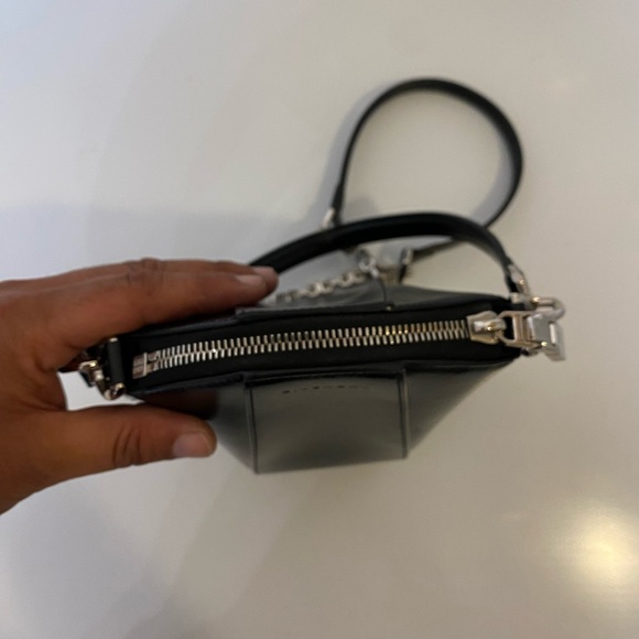 New GIVENCHY Small Bag Box Black Leather With Silver Chain Handbag - Picture 9 of 13